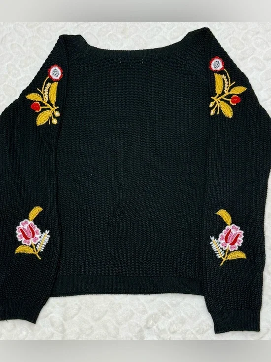 Woven Heart Embroidered Sleeve Sweater L Black Floral Cozy Cottage Top - Picture 8 of 8